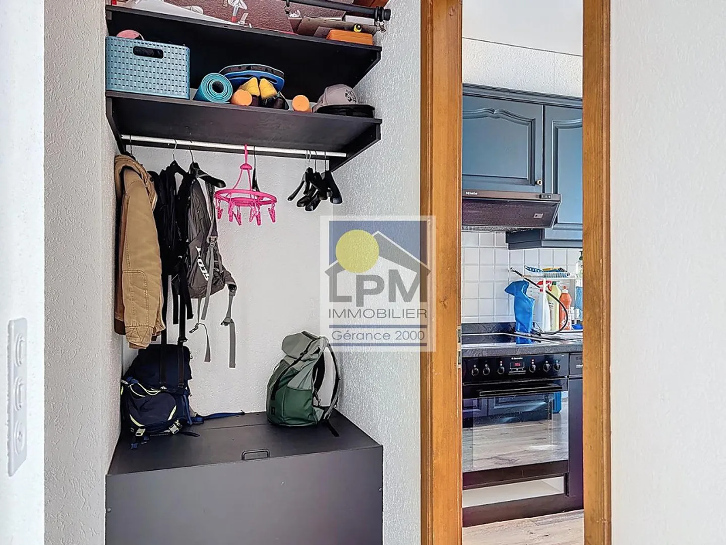 Geräumige 2,5 Zimmer (59,3 m2) in einem Luxusgebäude (Sauna, Pool...) - Foto 6 von 14