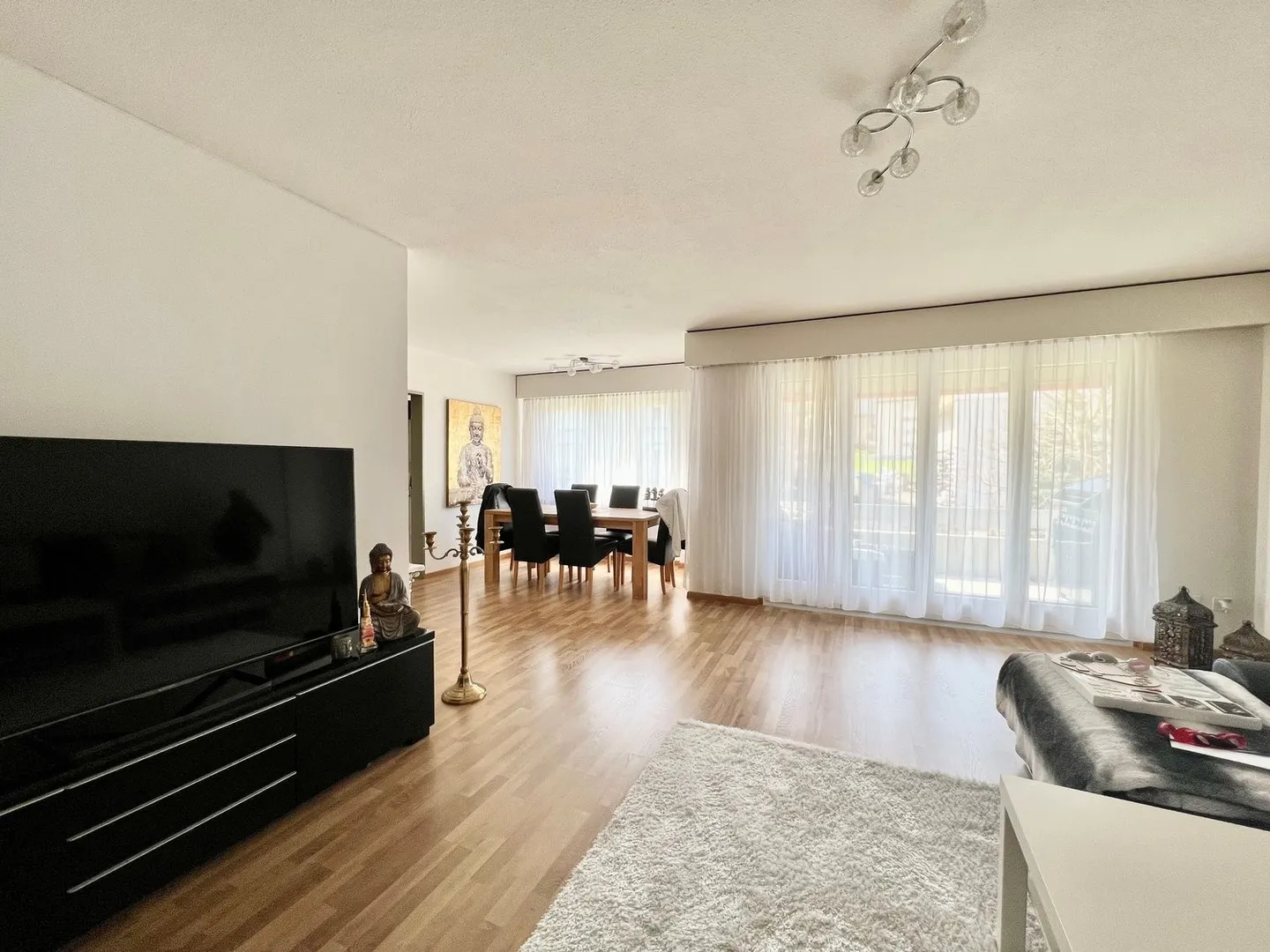 Grosszügige 2.5 ZW an ruhiger Lage - Foto 3 von 8