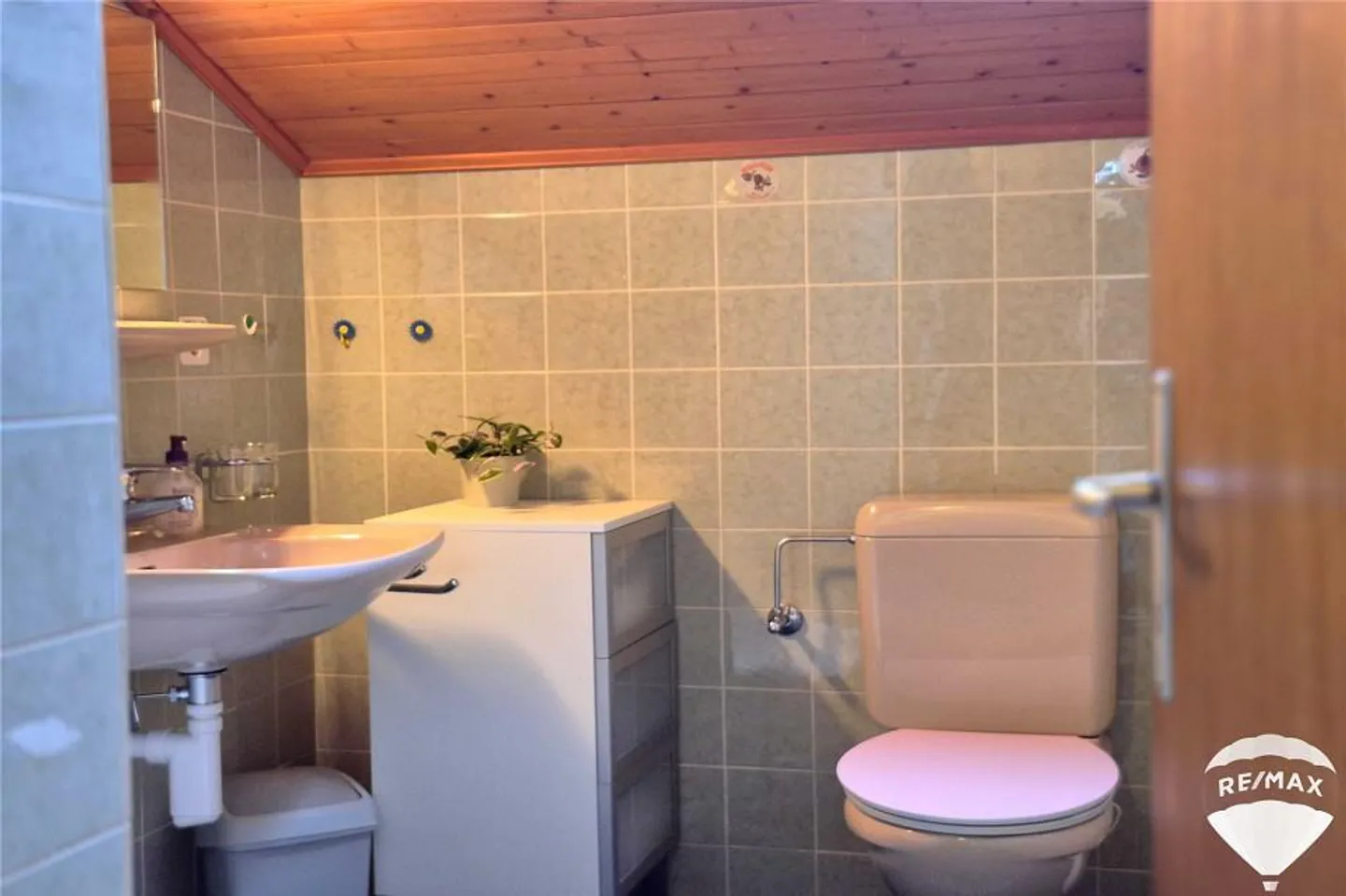 Grand Attic Studio - Photo 6 of 11