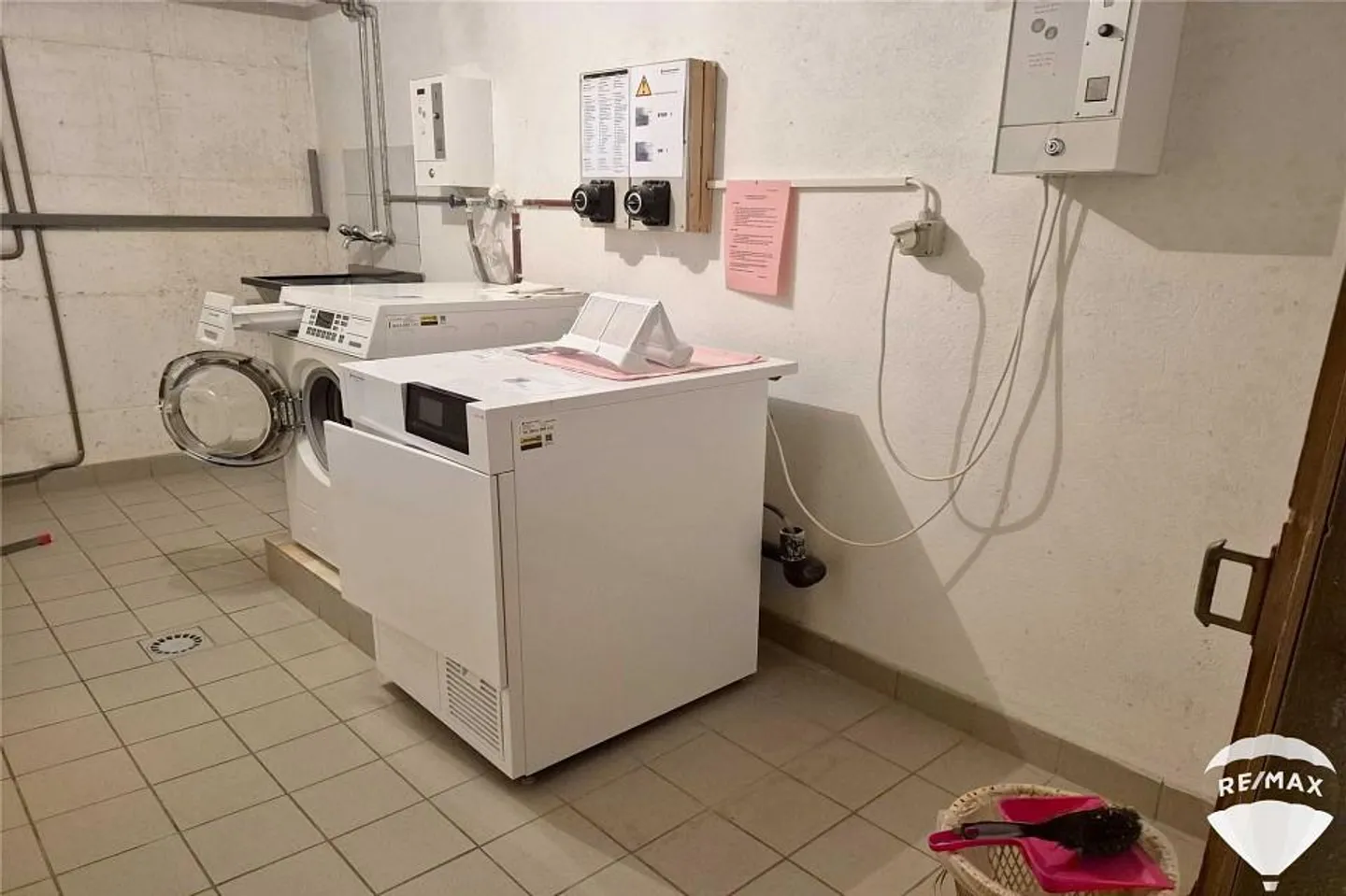 Grand Attic Studio - Photo 7 of 11