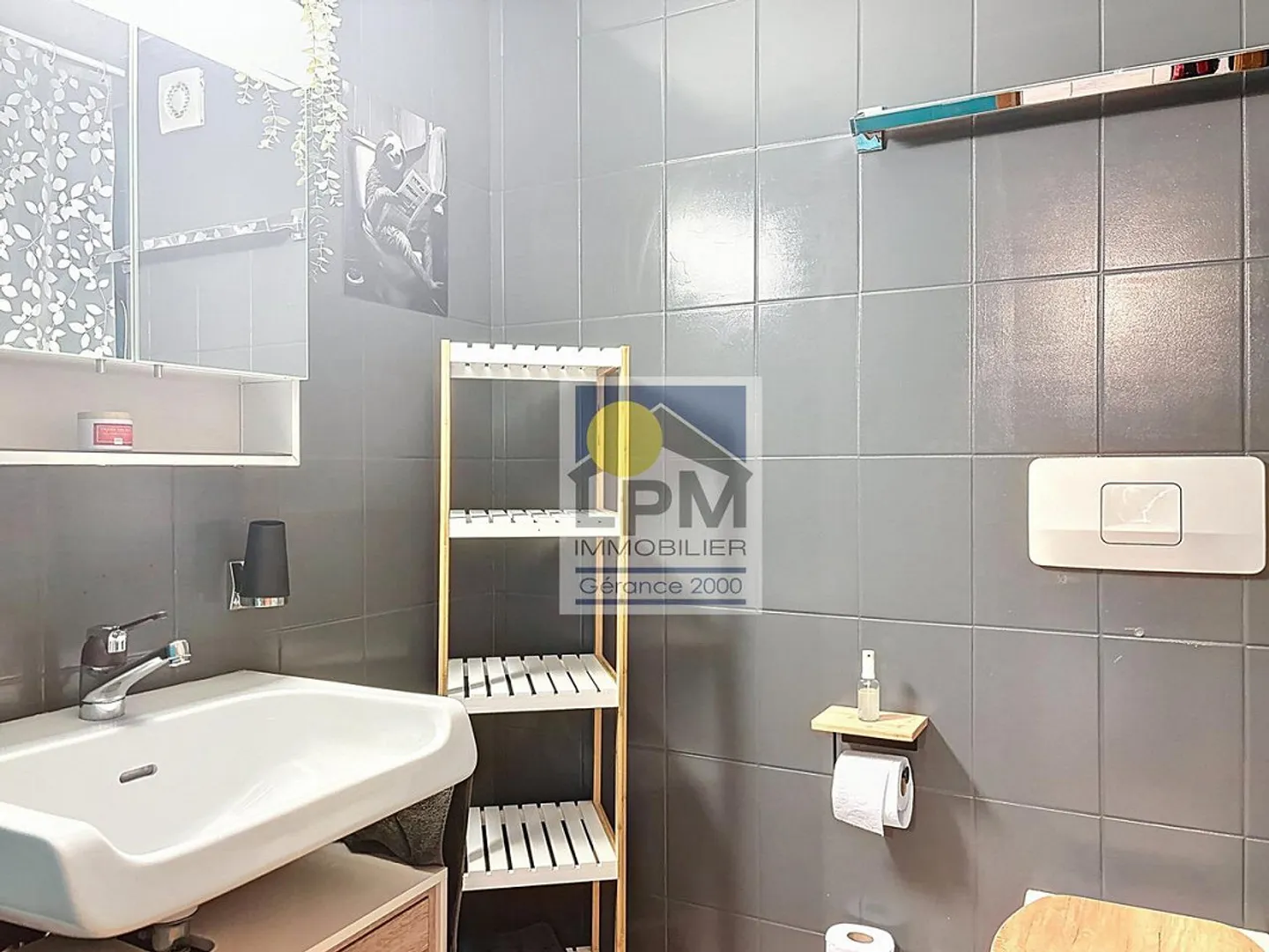 Geräumige 2,5 Zimmer (59,3 m2) in einem Luxusgebäude (Sauna, Pool...) - Foto 12 von 14