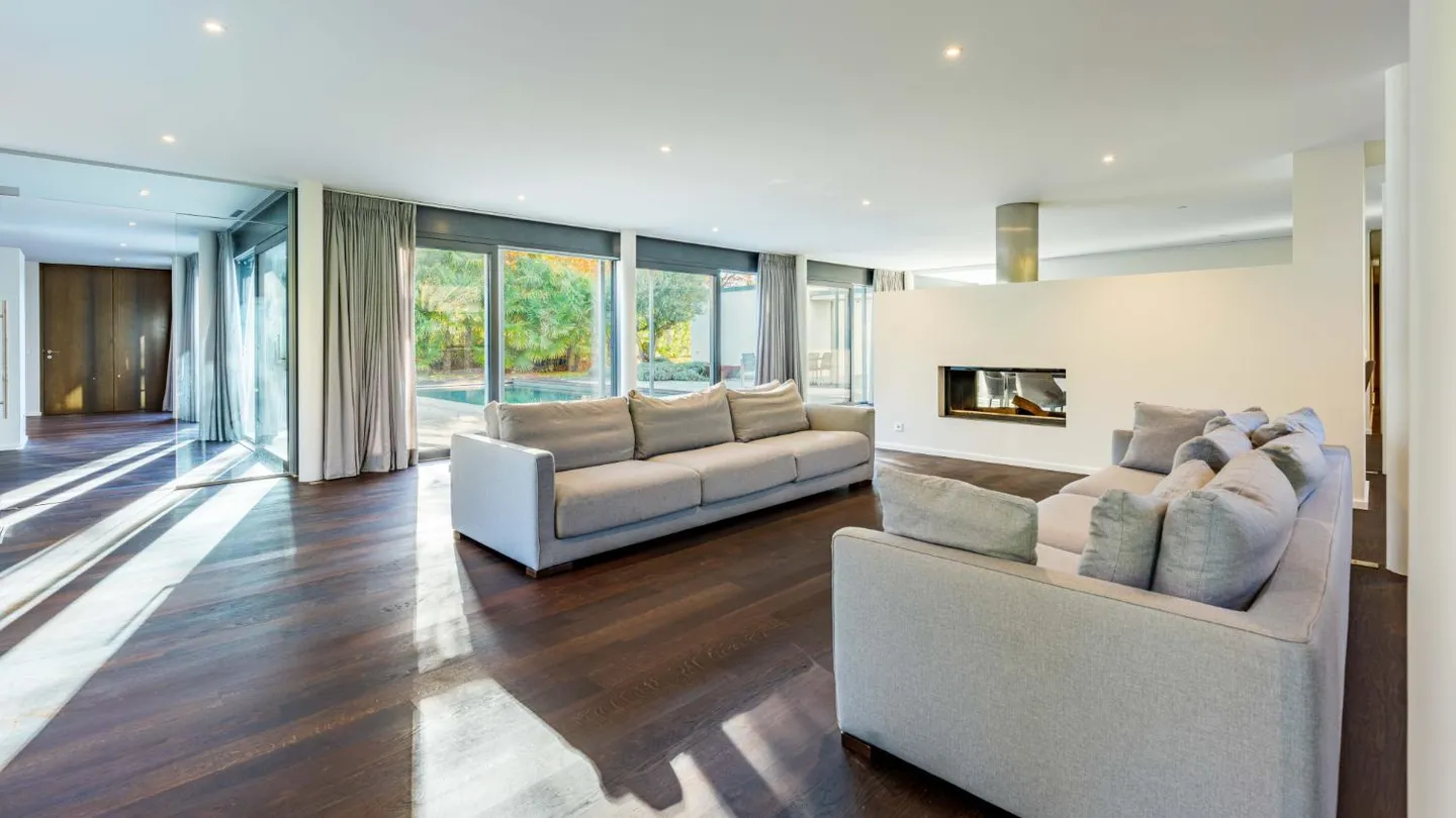 Villa with 10 rooms - Photo 7 of 11