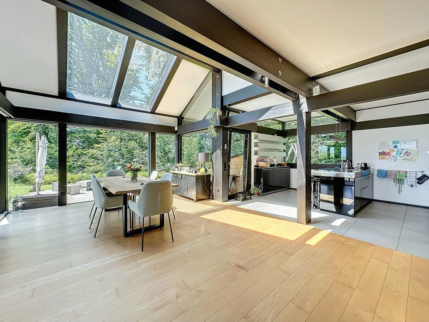 Magnificent "Huf Haus" house with a beautiful view of the lake and mountains! - Photo 1 of 13