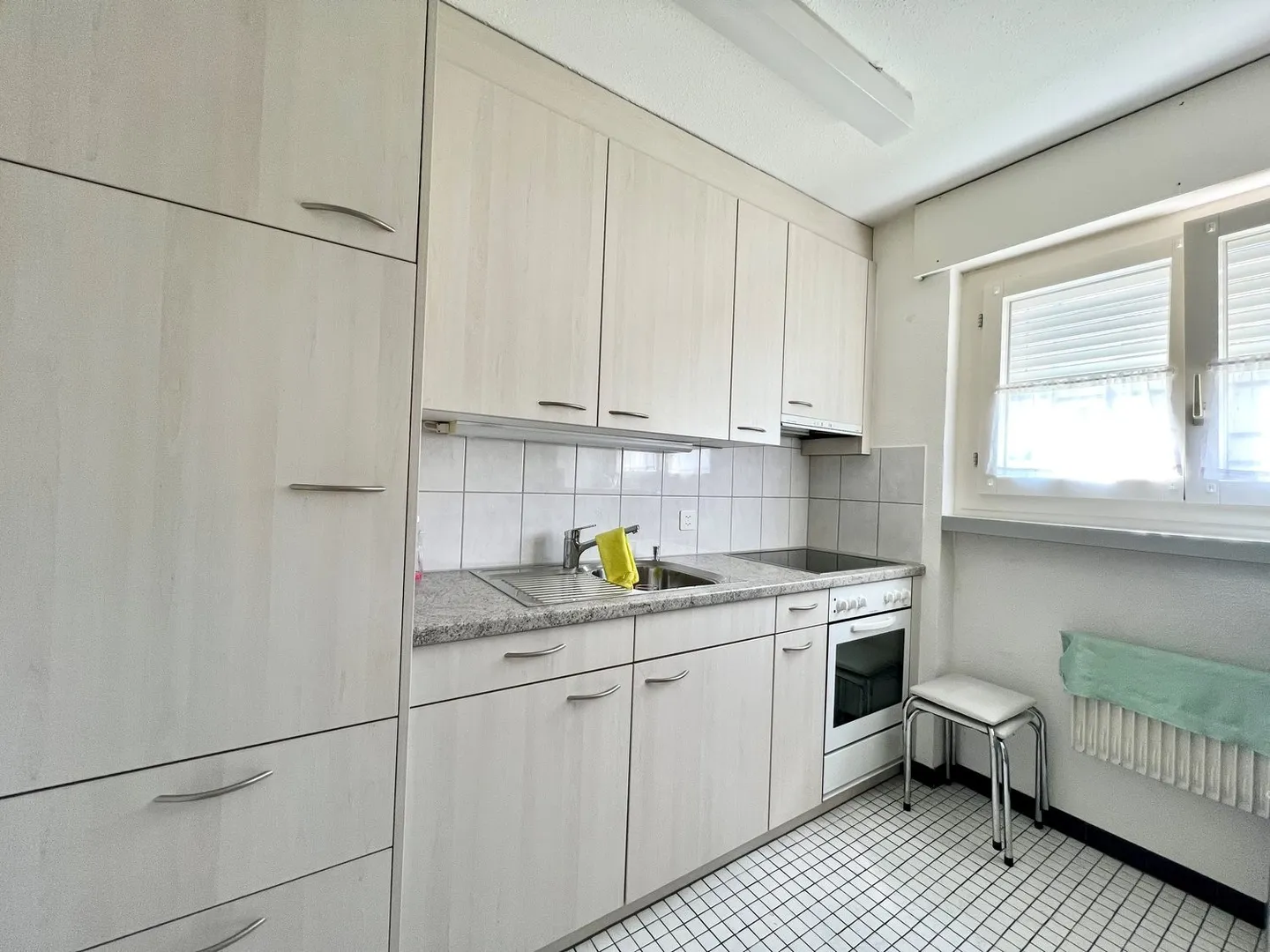 Grosszügige 2.5 ZW an ruhiger Lage - Foto 6 von 8