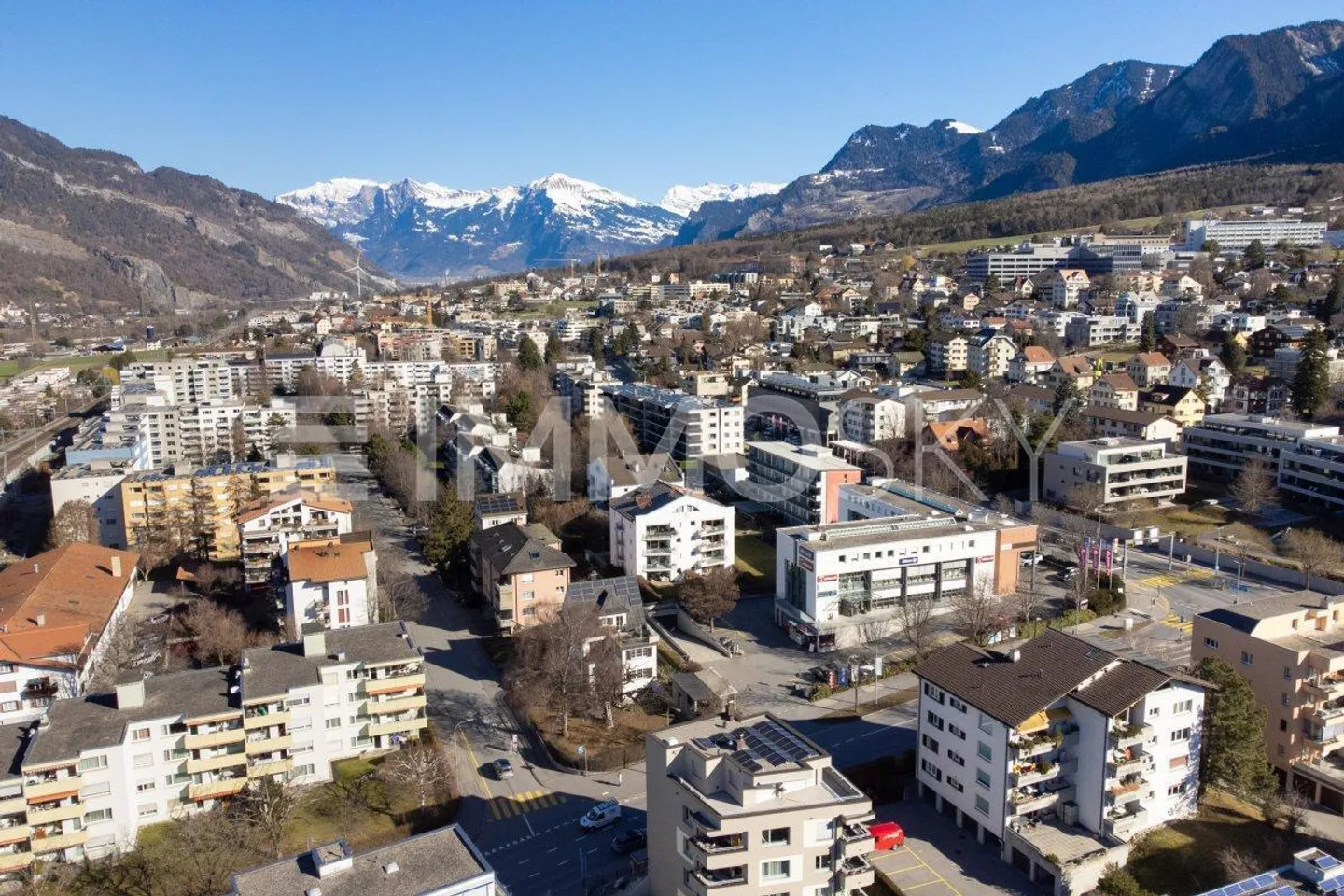 Charmante Wohnung mit Bergblick - Foto 1 von 5