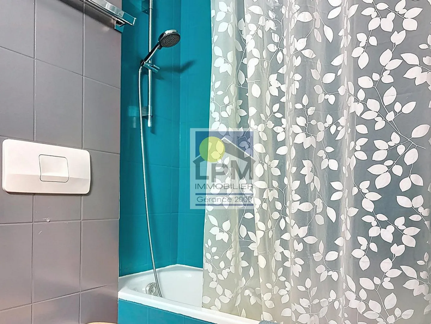Geräumige 2,5 Zimmer (59,3 m2) in einem Luxusgebäude (Sauna, Pool...) - Foto 13 von 14
