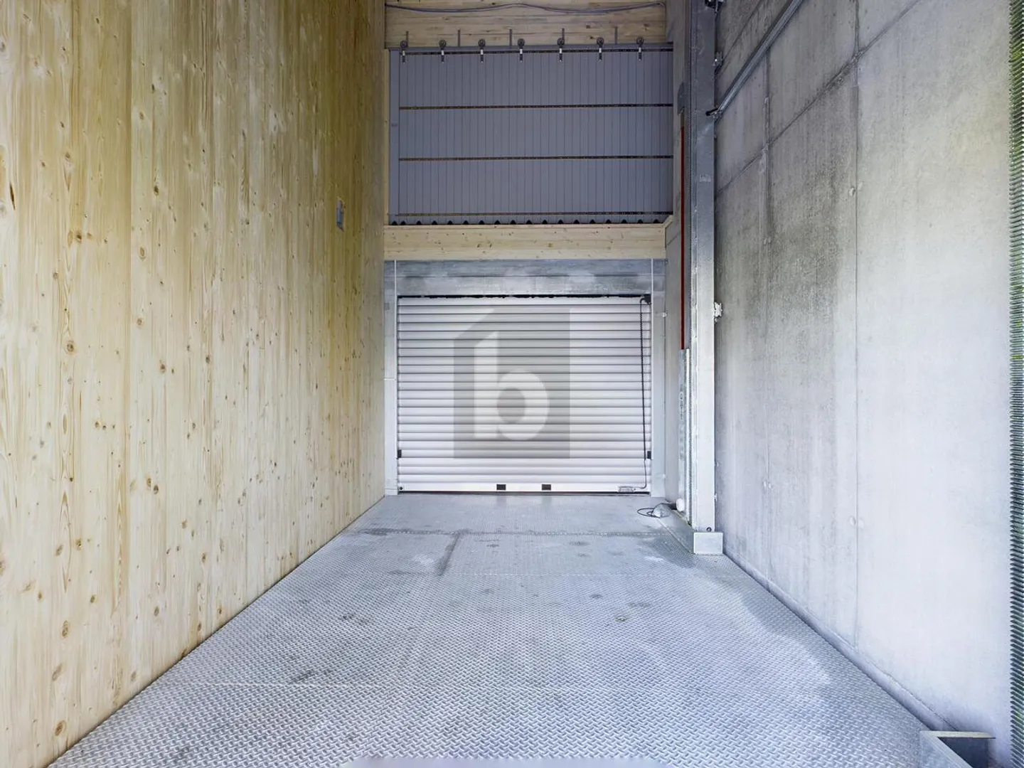 POUR COLLECTIONNEURS DE VOITURES, AVEC ASCENSEUR JUSQU'À 3 T DE CHARGE - Photo 3 sur 6