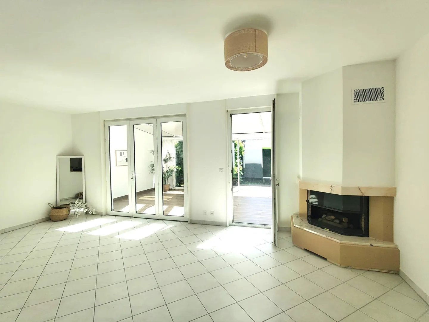 Bella villa bifamiliare di 7 stanze - Foto 2 di 5