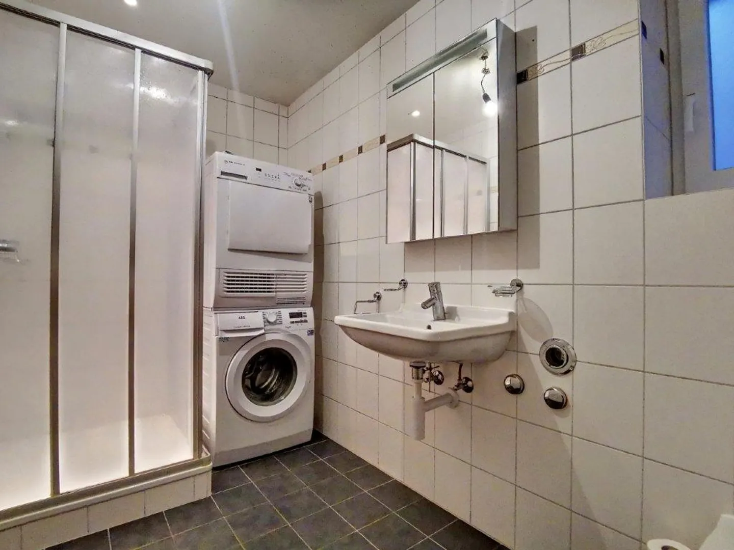 3.5 Room Apartment - Photo 9 of 11