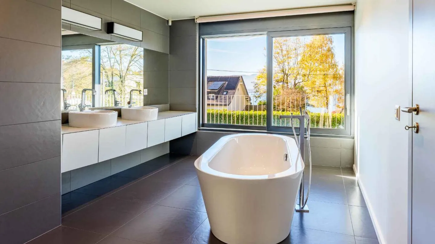 Villa with 10 rooms - Photo 9 of 11