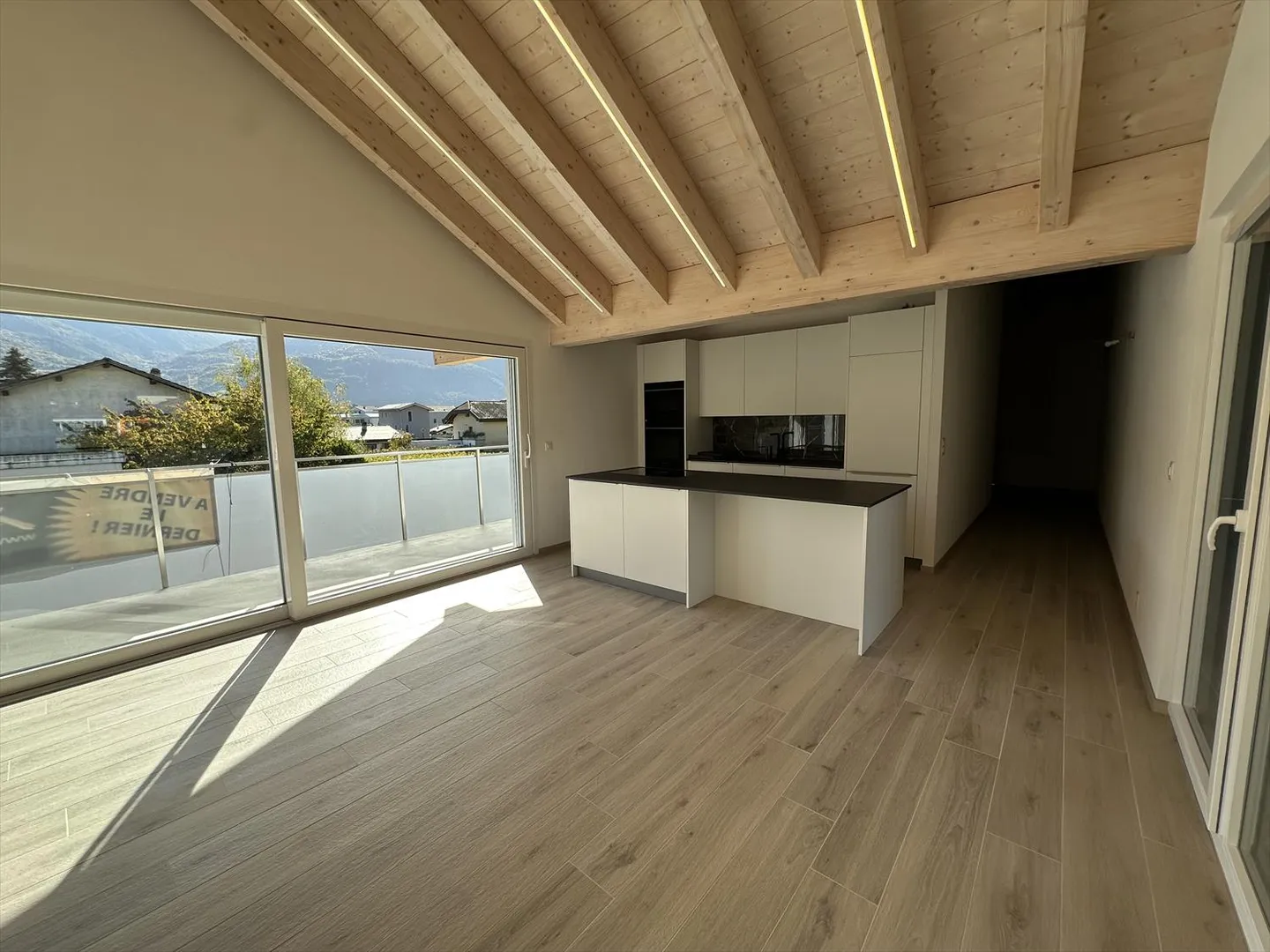 Attic 5.5 rooms - Photo 2 of 18