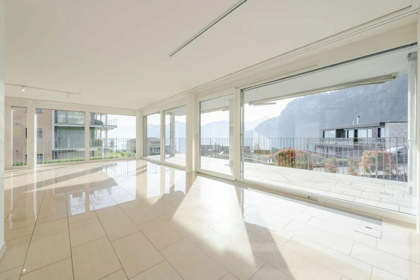 Luce. Spazio. Panorama - Foto 2 di 11