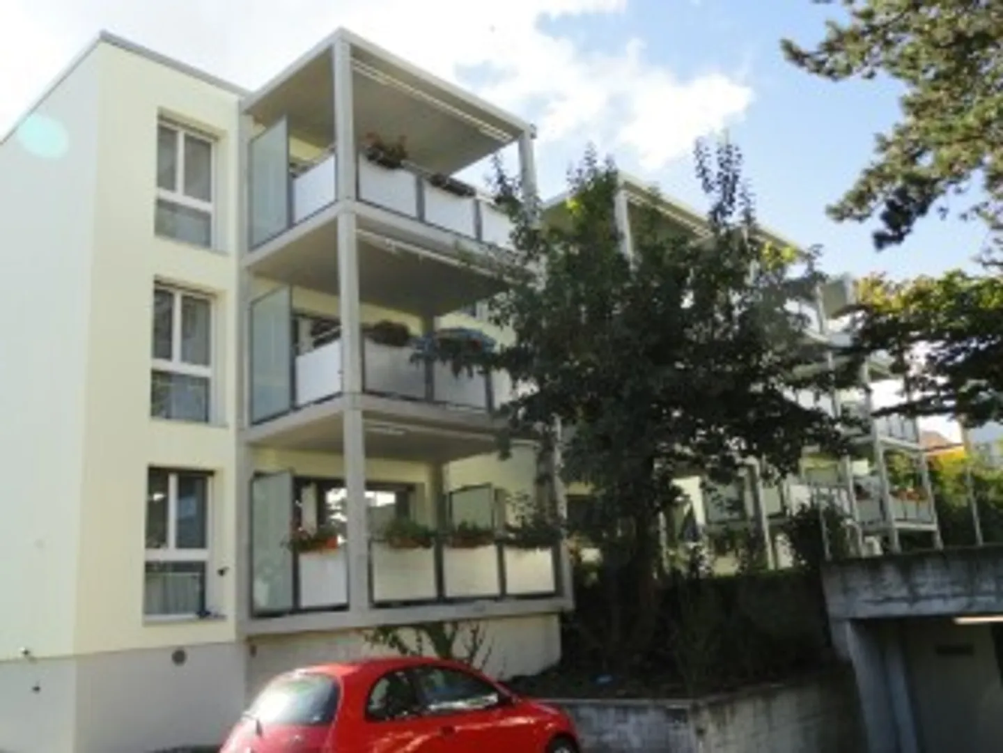 Appartement de 3,5 pièces au rez-de-chaussée avec un agencement optimal des pièces - Photo 1 sur 1