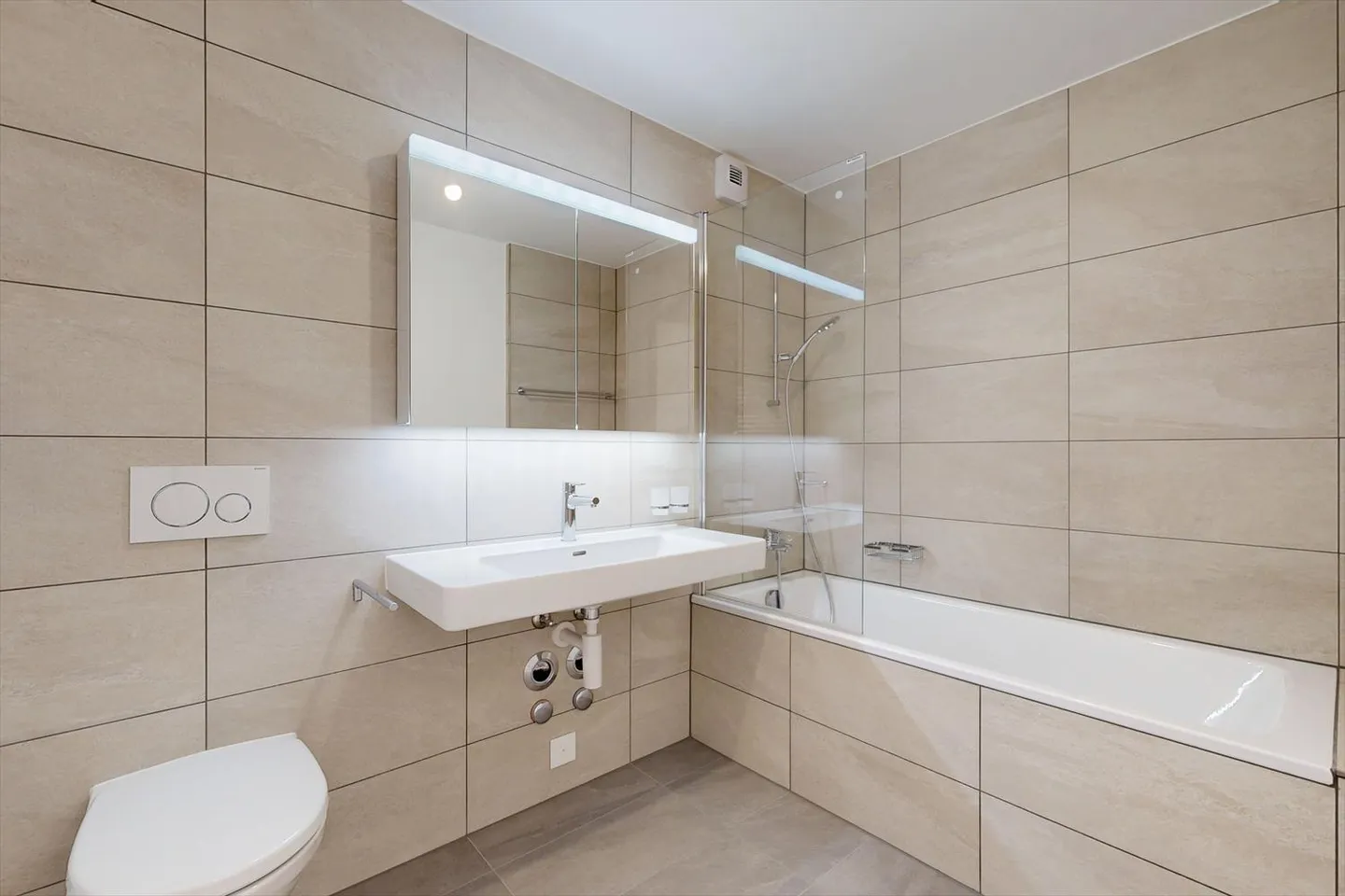 Unique apartment with stunning views in the heart of Delémont - Photo 4 of 6