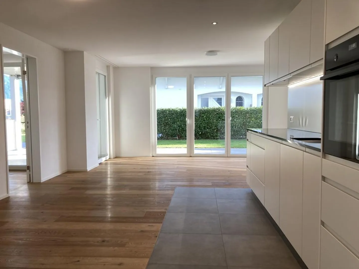 Magnifique appartement de jardin 2.5 pièces - Photo 4 sur 9