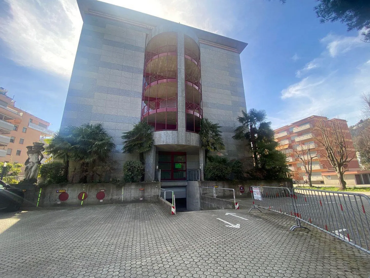 Agno - Möbliertes Büro zur Miete ? 2,5 Zimmer, 75 m² mit Terrasse... - Foto 1 von 4