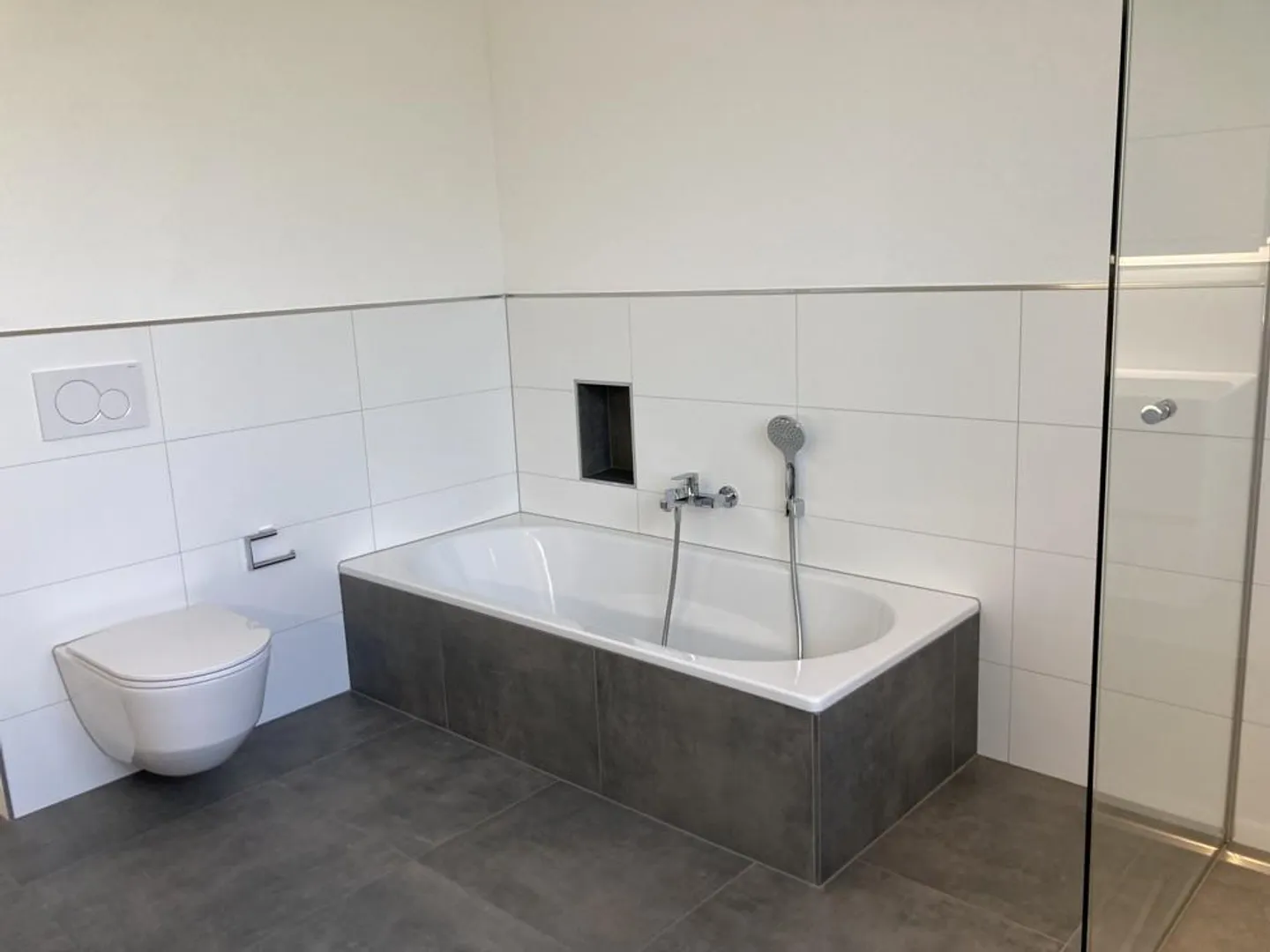 Magnifique appartement de jardin 2.5 pièces - Photo 6 sur 9