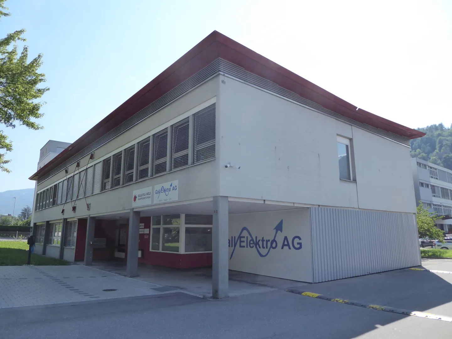 Uffici e spazi commerciali in una posizione ben collegata - Foto 1 di 13