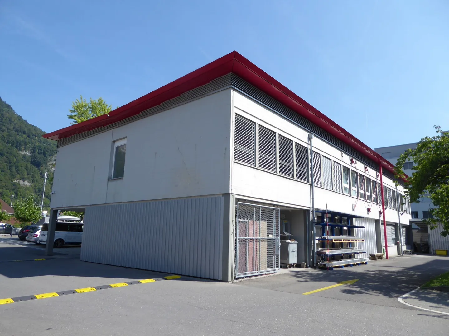 Uffici e spazi commerciali in una posizione ben collegata - Foto 12 di 13