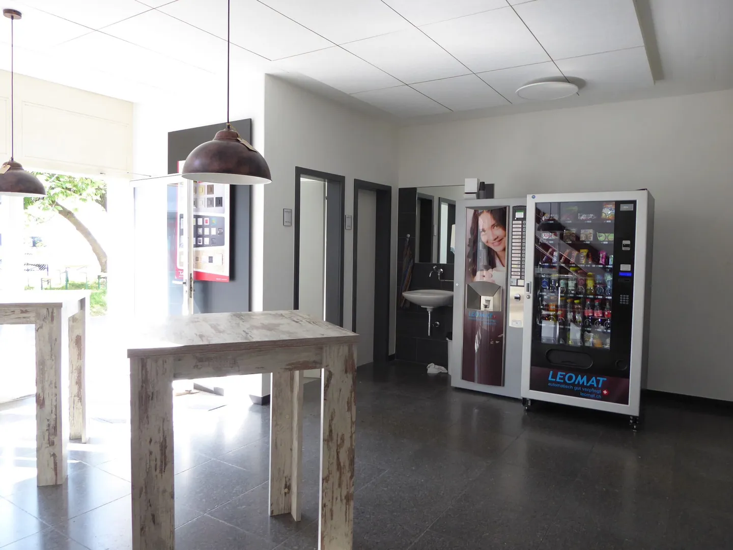 Uffici e spazi commerciali in una posizione ben collegata - Foto 9 di 13