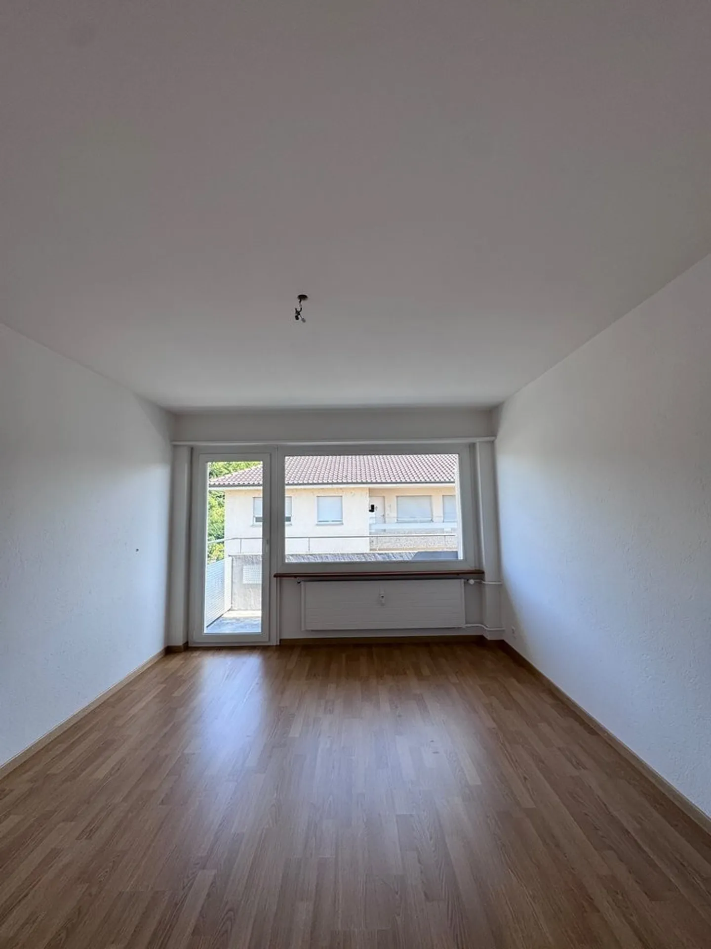 Appartement 2.5 pièces au centre de Kirchberg - Photo 3 sur 5