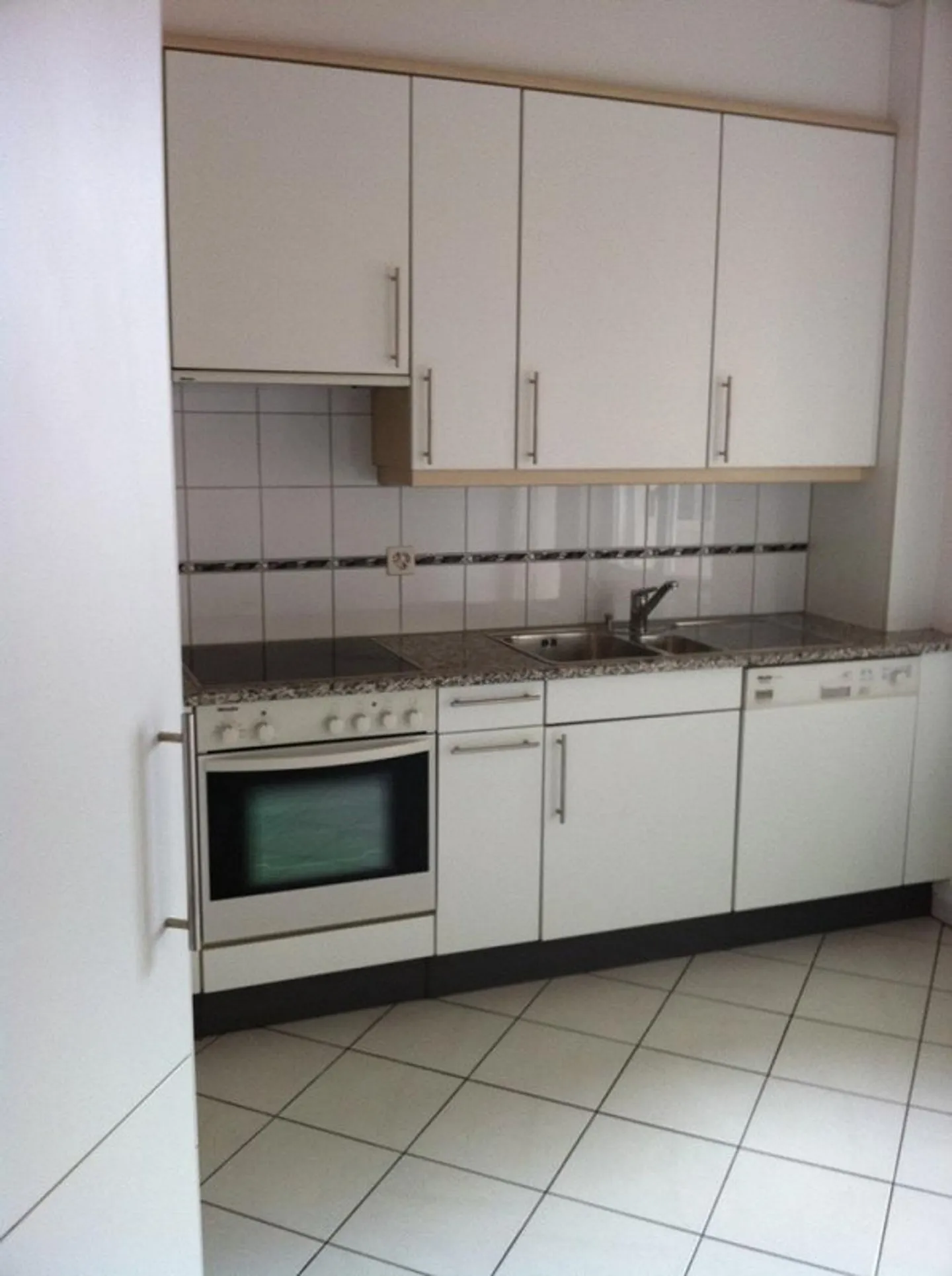 Schöne Altbauwohnung an zentraler Lage - Foto 2 von 9