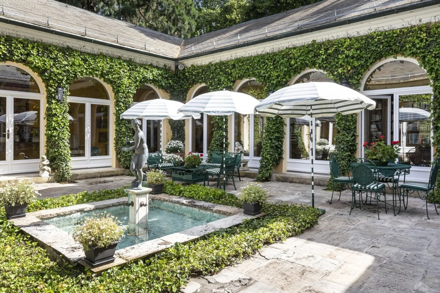 Prestigieuse Maison de Maître à Vandoeuvres avec vue sur le lac - Photo 2 sur 2