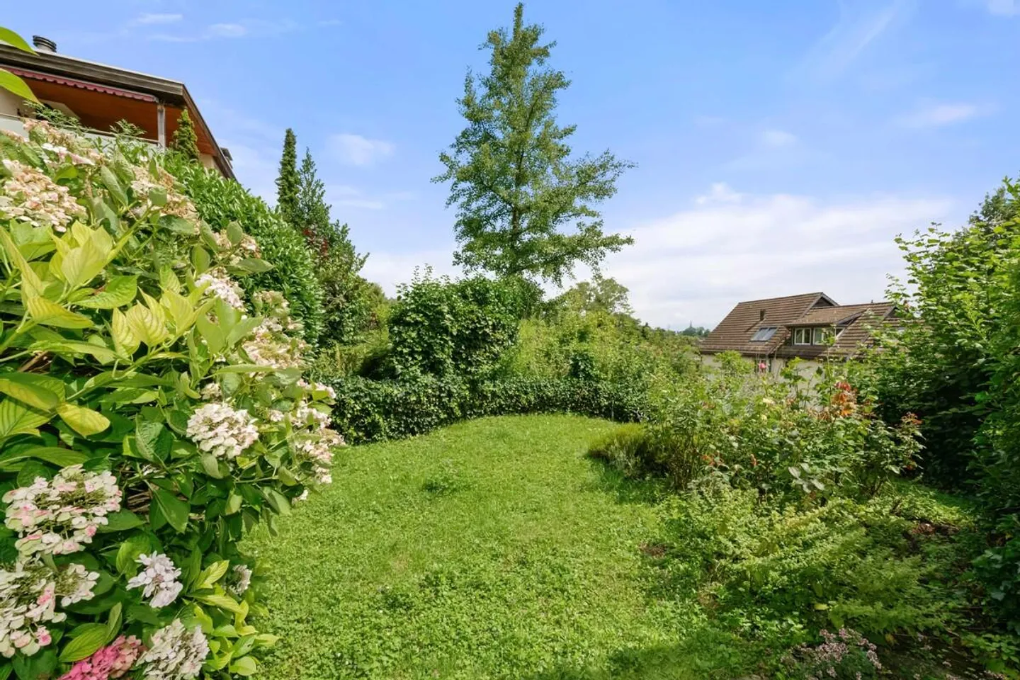 Männedorf : Appartement en copropriété avec vue sur le lac et potentiel d'aménagement - Photo 2 sur 5