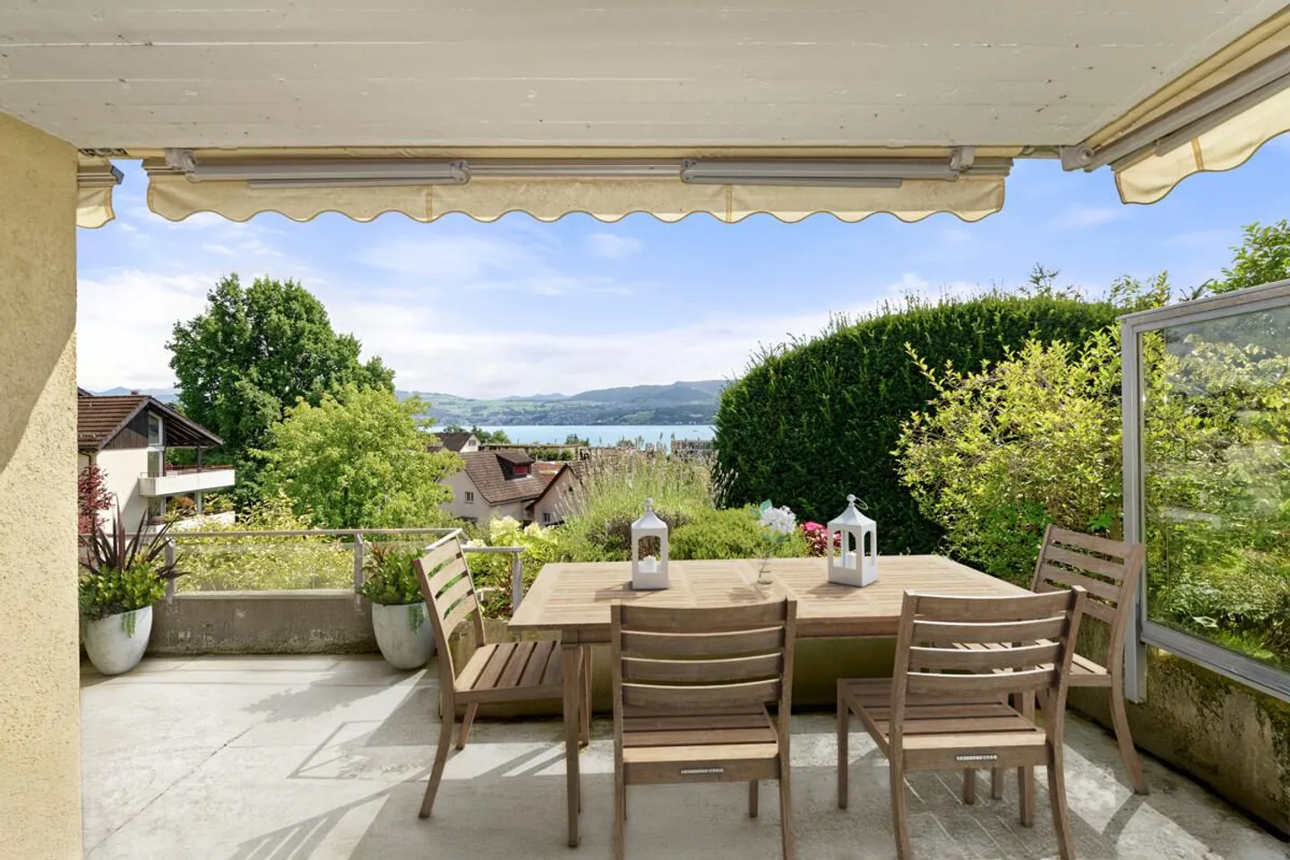 Männedorf : Appartement en copropriété avec vue sur le lac et potentiel d'aménagement - Photo 3 sur 5