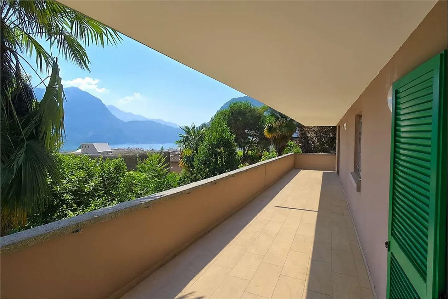 2.5-room apartment in the station area with a large terrace - Photo 7 of 8