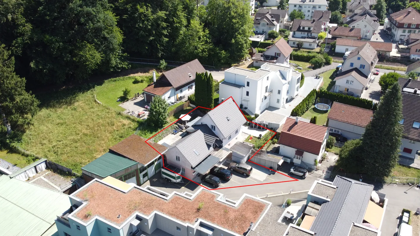 2 Häuser mit 8-Zimmer und grosser Terrasse in Kollbrunn zu verkaufen - Foto 2 di 13