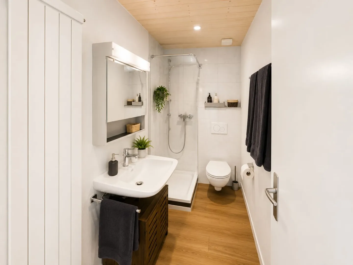 2 Häuser mit 8-Zimmer und grosser Terrasse in Kollbrunn zu verkaufen - Foto 3 di 13