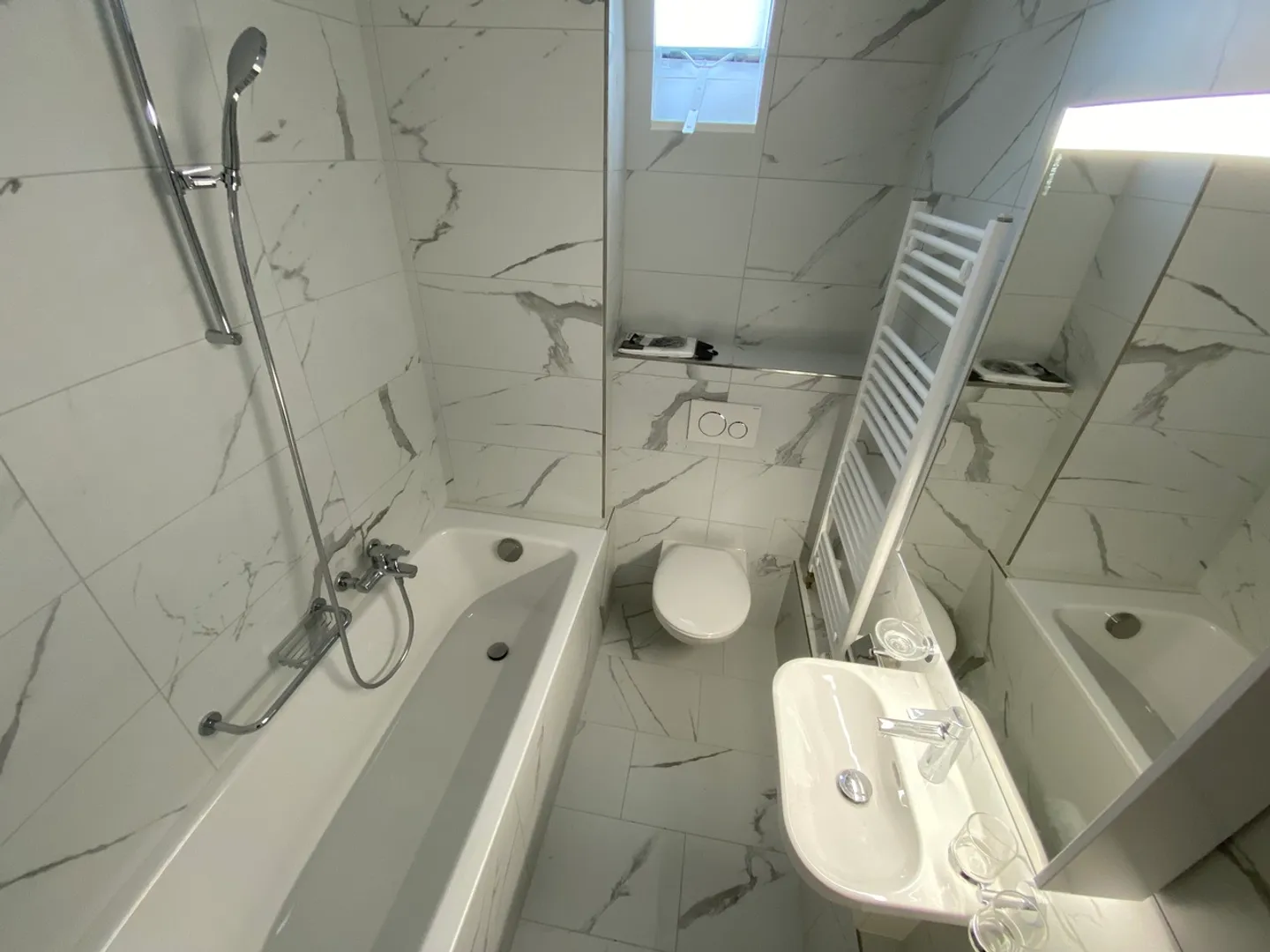 Residential building - Photo 12 of 26