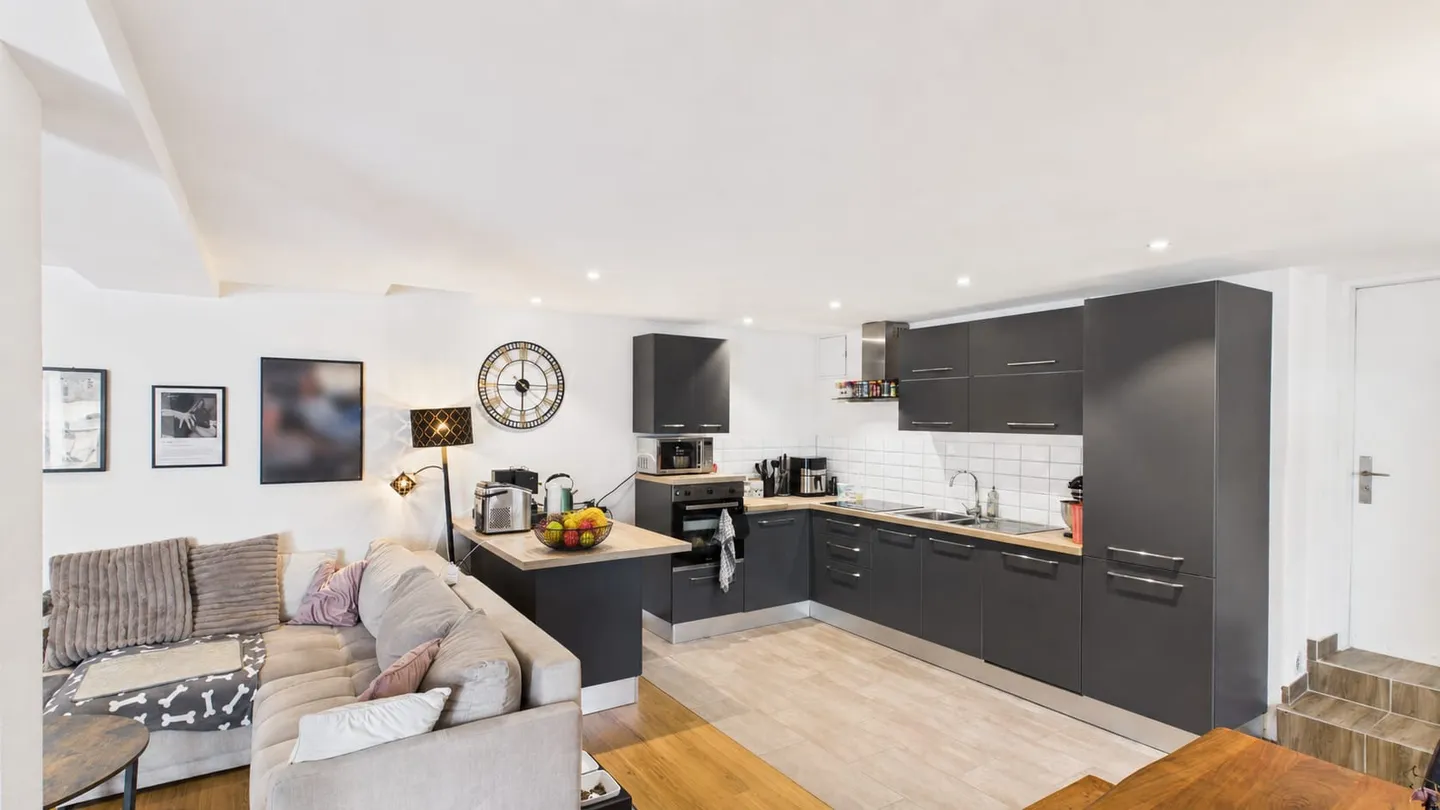 2 Häuser mit 8-Zimmer und grosser Terrasse in Kollbrunn zu verkaufen - Foto 6 di 13