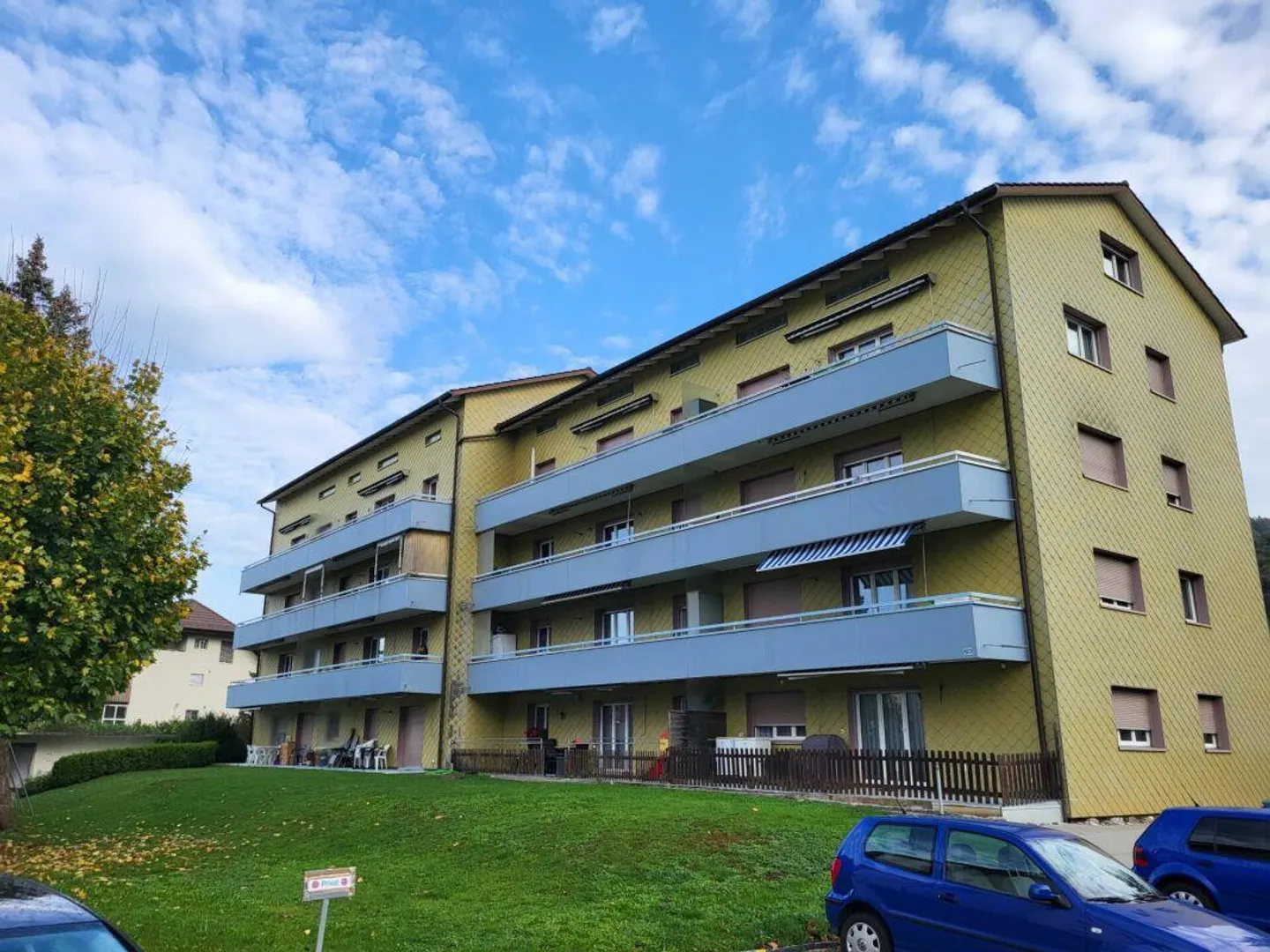 Appartement spacieux et lumineux de 2,5 pièces au rez-de-chaussée avec un coin salon... - Photo 1 sur 5