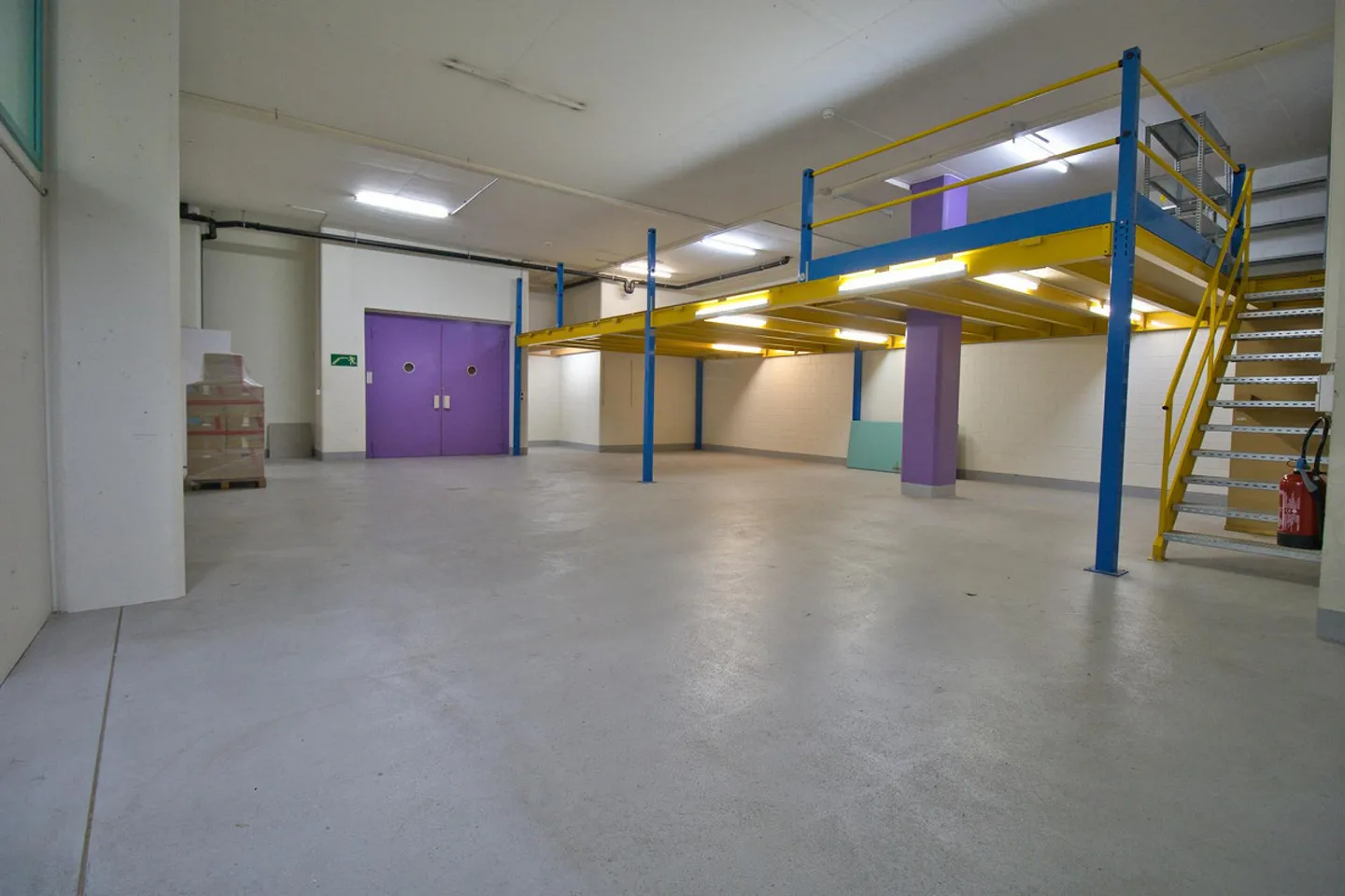Bright, fully developed office and commercial spaces at a top price! - Photo 12 of 16