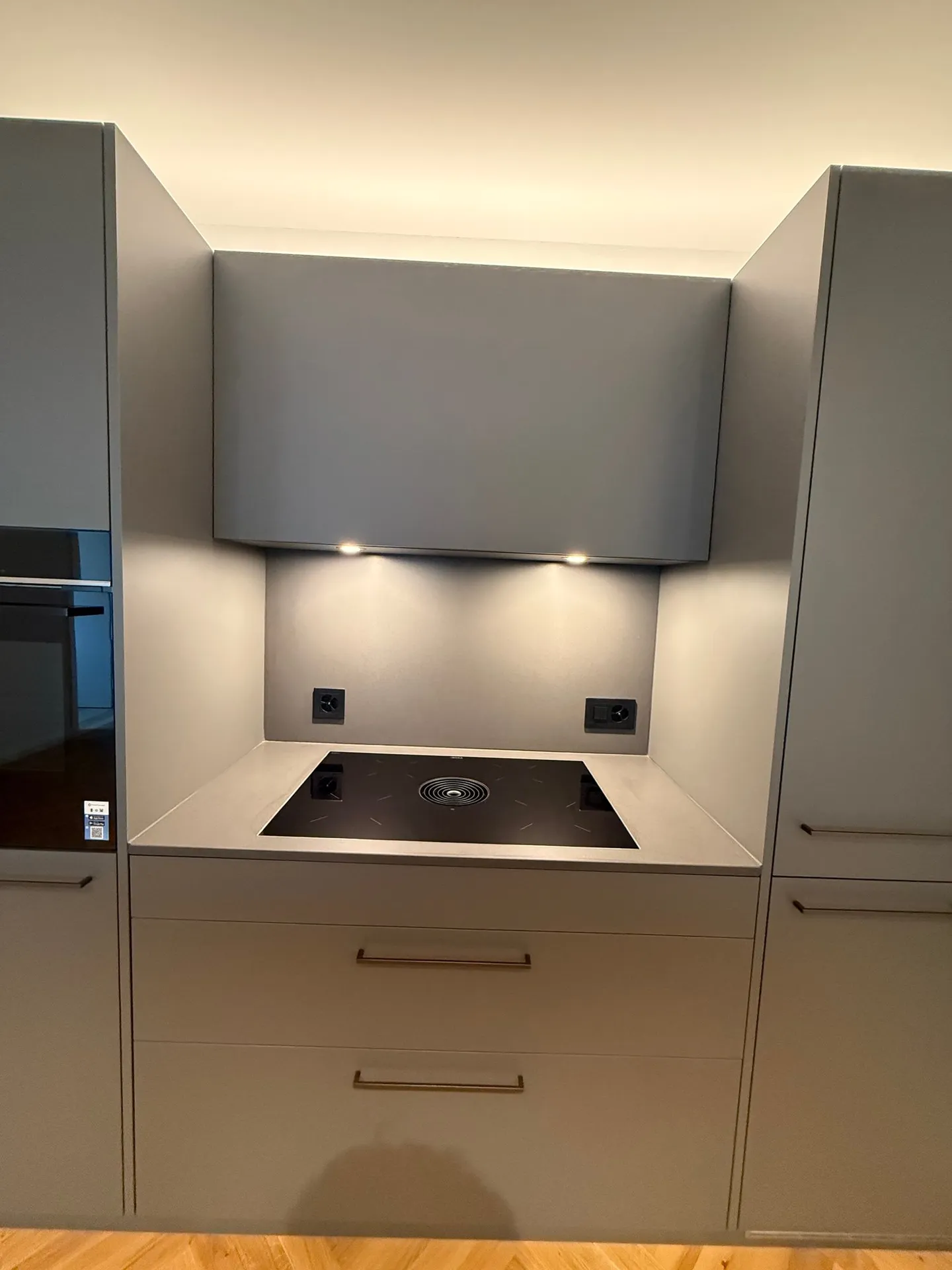 Moderno appartamento duplex di 4,5 stanze in una posizione tranquilla a Blauen - Foto 3 di 19
