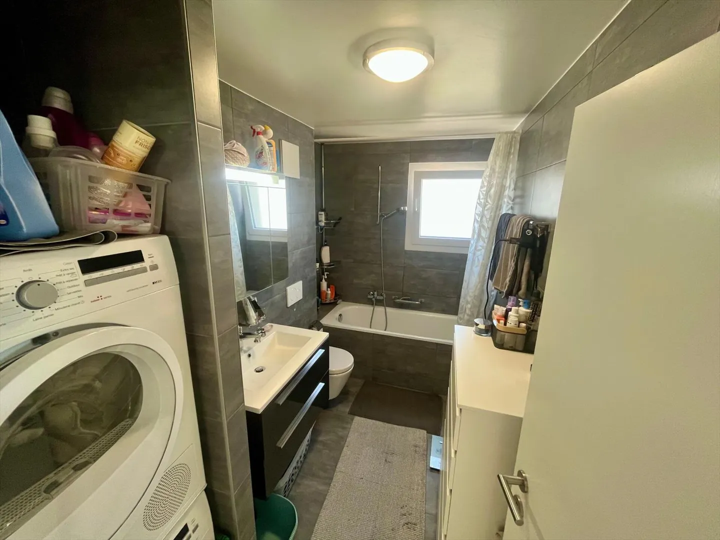 Appartement lumineux de 3,5 pièces avec balcon confortable - Photo 8 sur 9