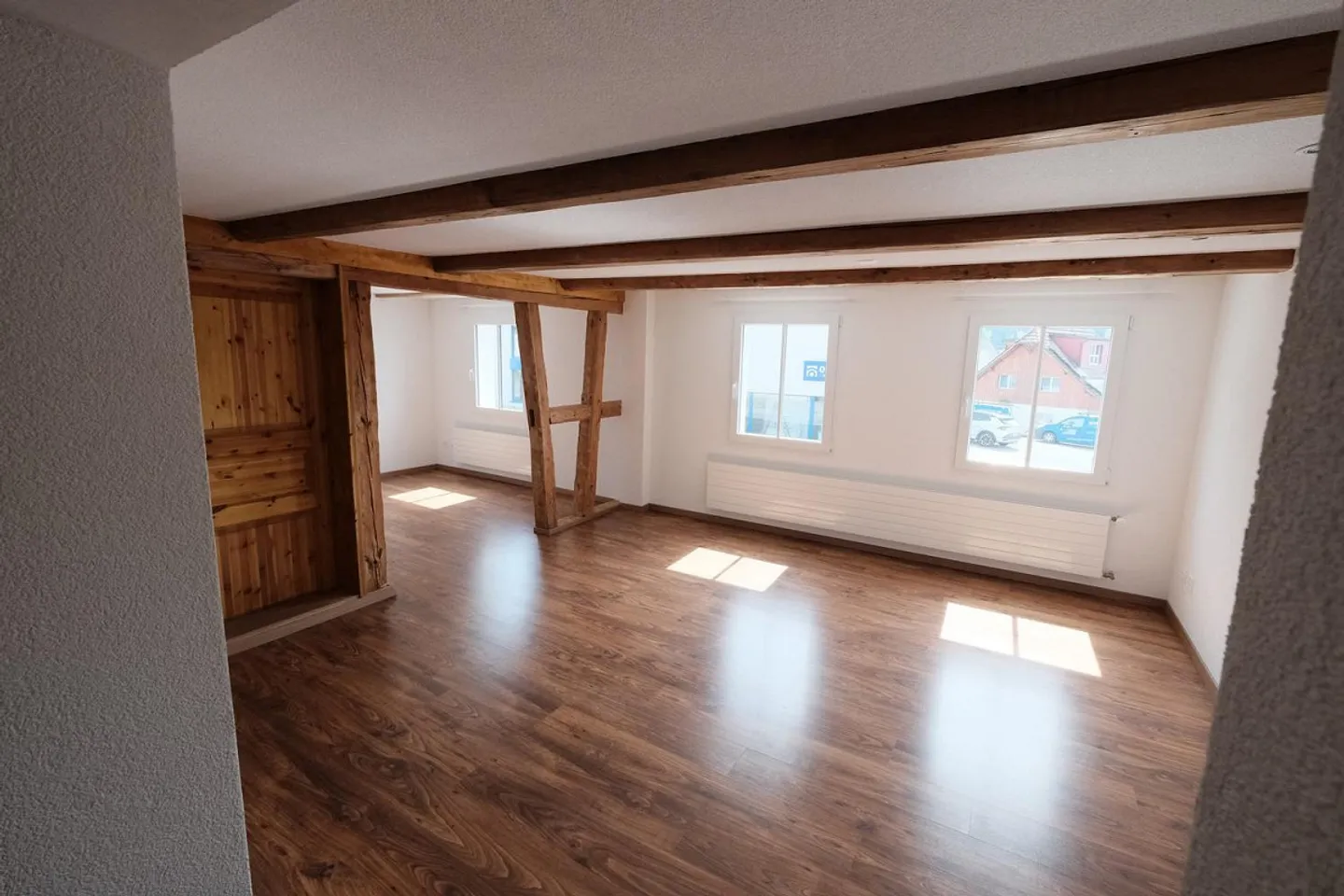 Maison semi-détachée de 5 chambres avec patio - disponible immédiatement - Photo 1 sur 15