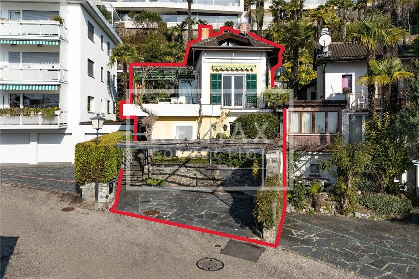 Charming house with lake view in a privileged location in Ascona - Photo 3 of 13