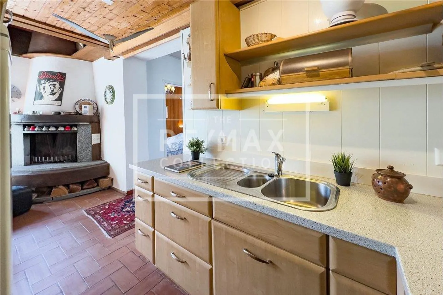 Charming house with lake view in a privileged location in Ascona - Photo 9 of 13