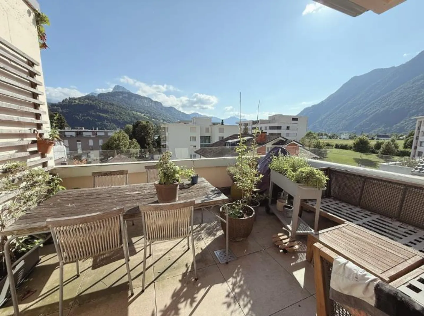 Modern & Central Penthouse Apartment with View - Photo 8 of 10