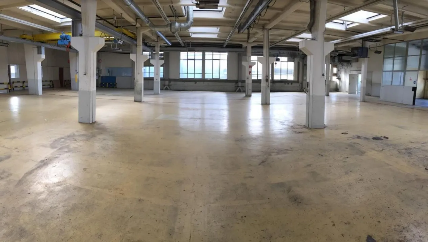 Werkstatt & Depot von 1420 m2 - Foto 1 von 3