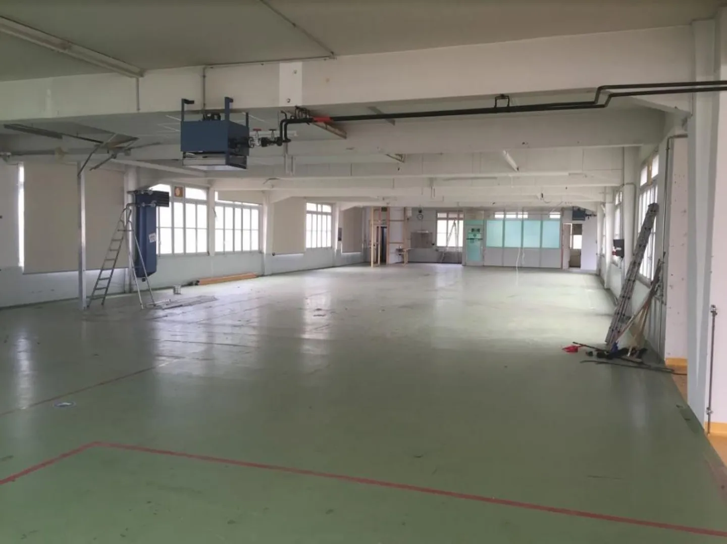 Werkstatt & Depot von 1420 m2 - Foto 2 von 3