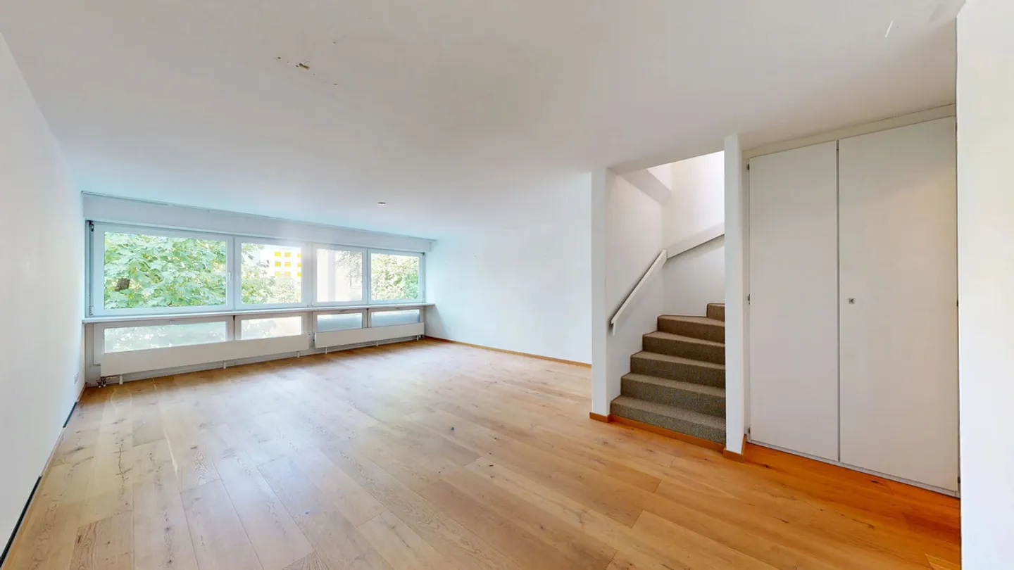 Gemütliche 2.5-Zimmer-Triplexwohnung mit Garage und Aussenparkplatz - Foto 1 von 19