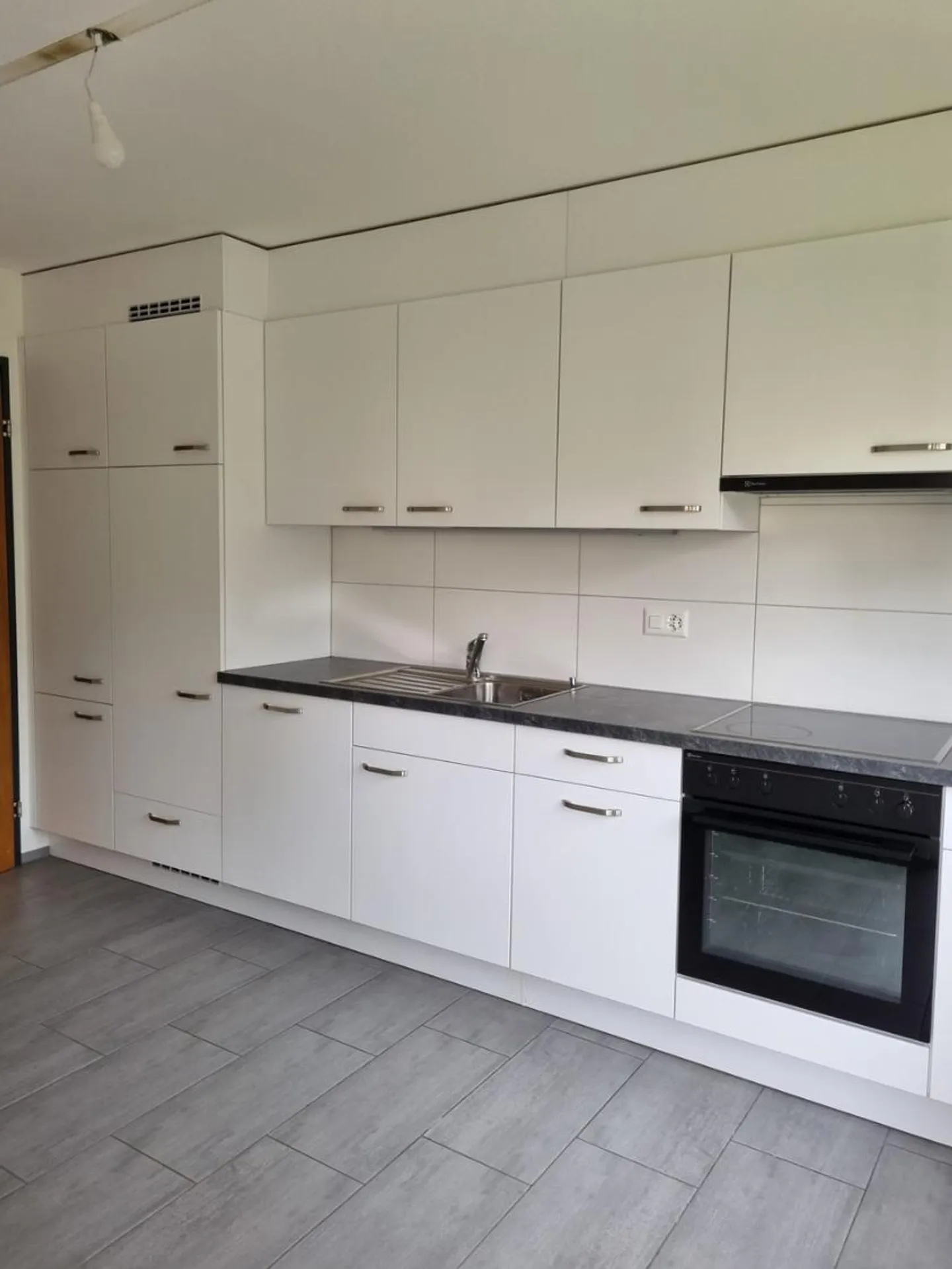 Apartment 75 m2 with 3 rooms on the 2nd floor, with elevator - Photo 1 of 13