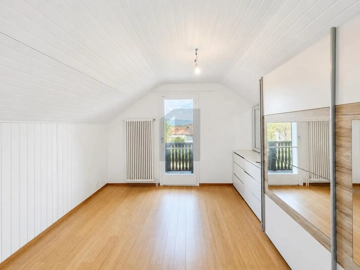 CALM, SPACE AND COMFORT AWAIT YOU - Photo 4 of 6
