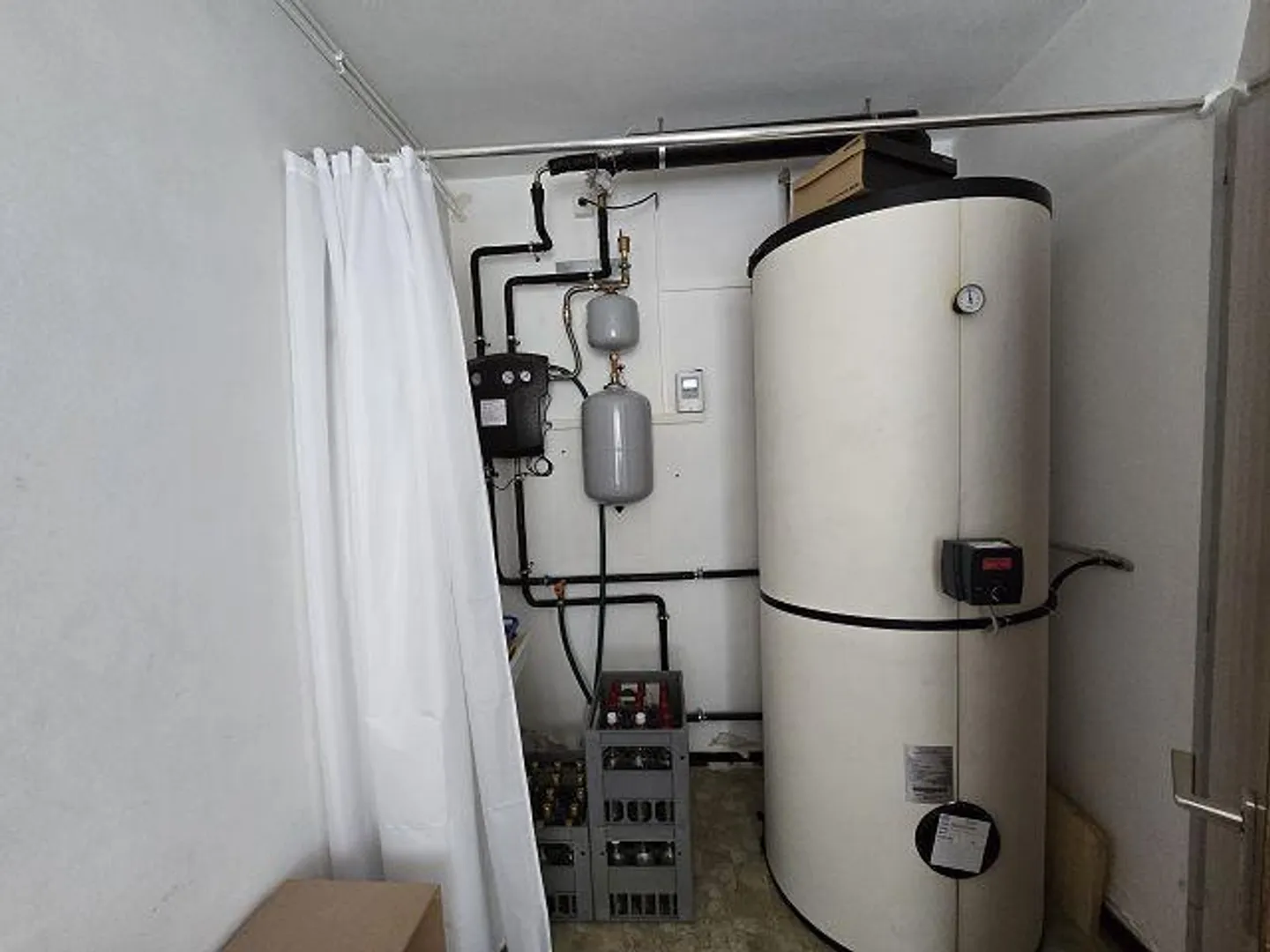 Maison bi-/plurifamiliale avec stationnement et cour - Photo 25 sur 42