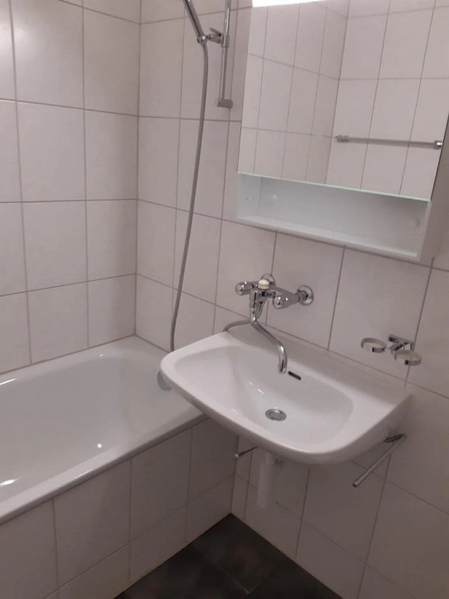 Petit mais agréable : appartement 1 pièce confortable - Photo 3 sur 6