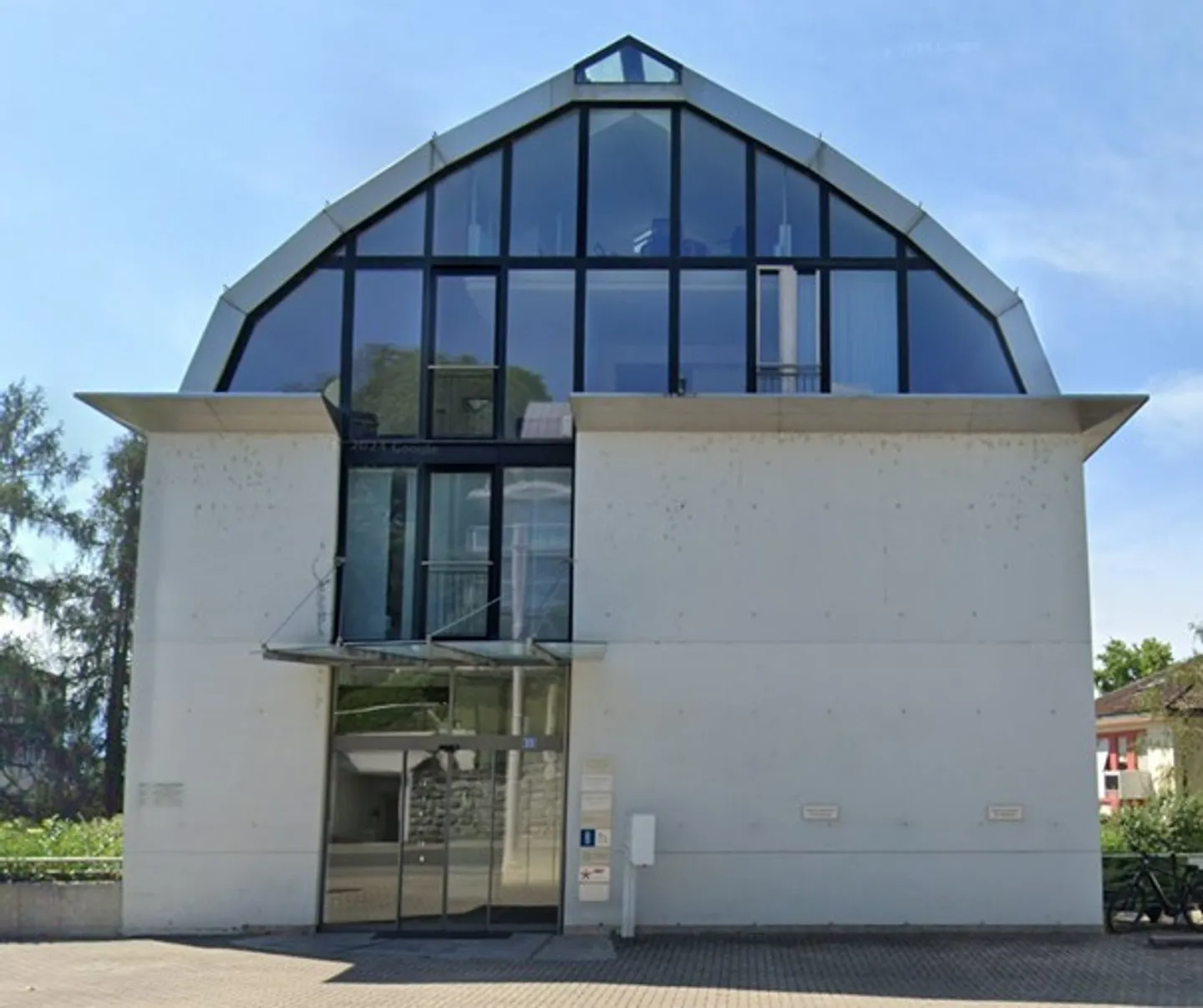 Spacieux bureaux lumineux avec échappée sur le lac - Photo 1 sur 6